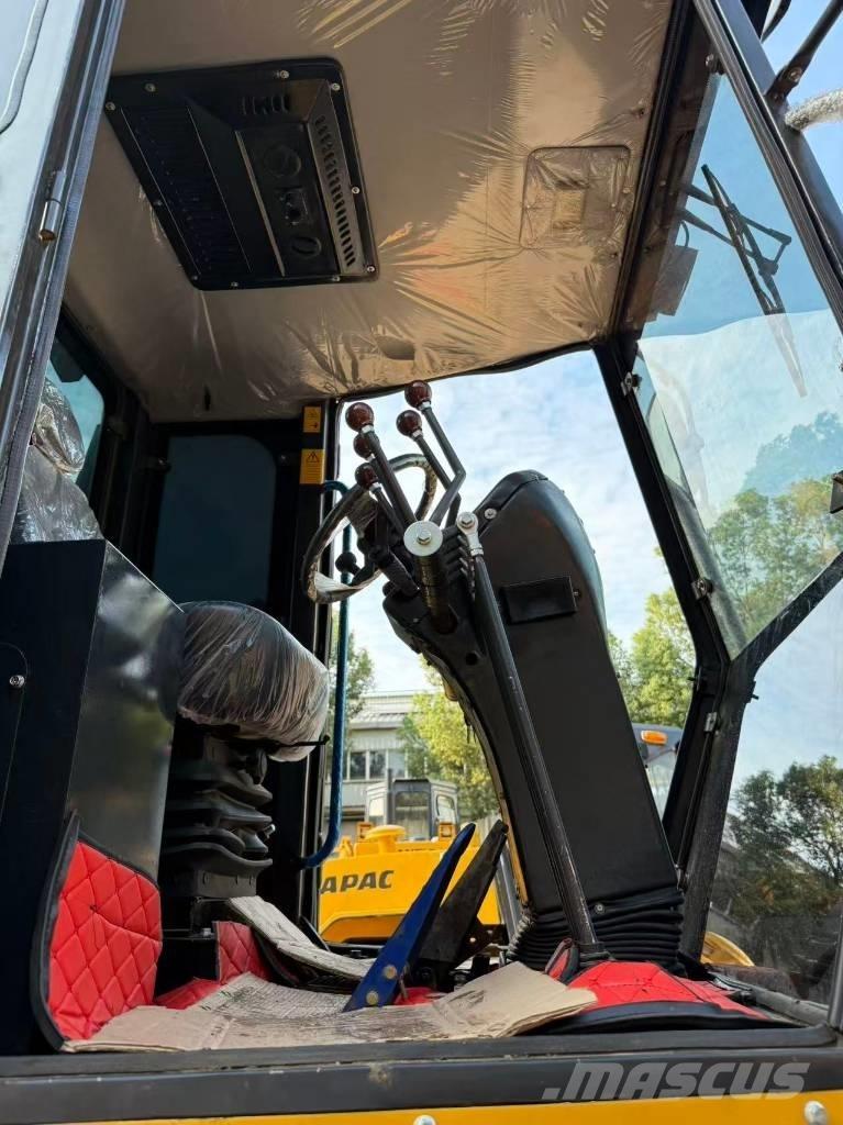 XCMG GR 1803 平地机/推土机