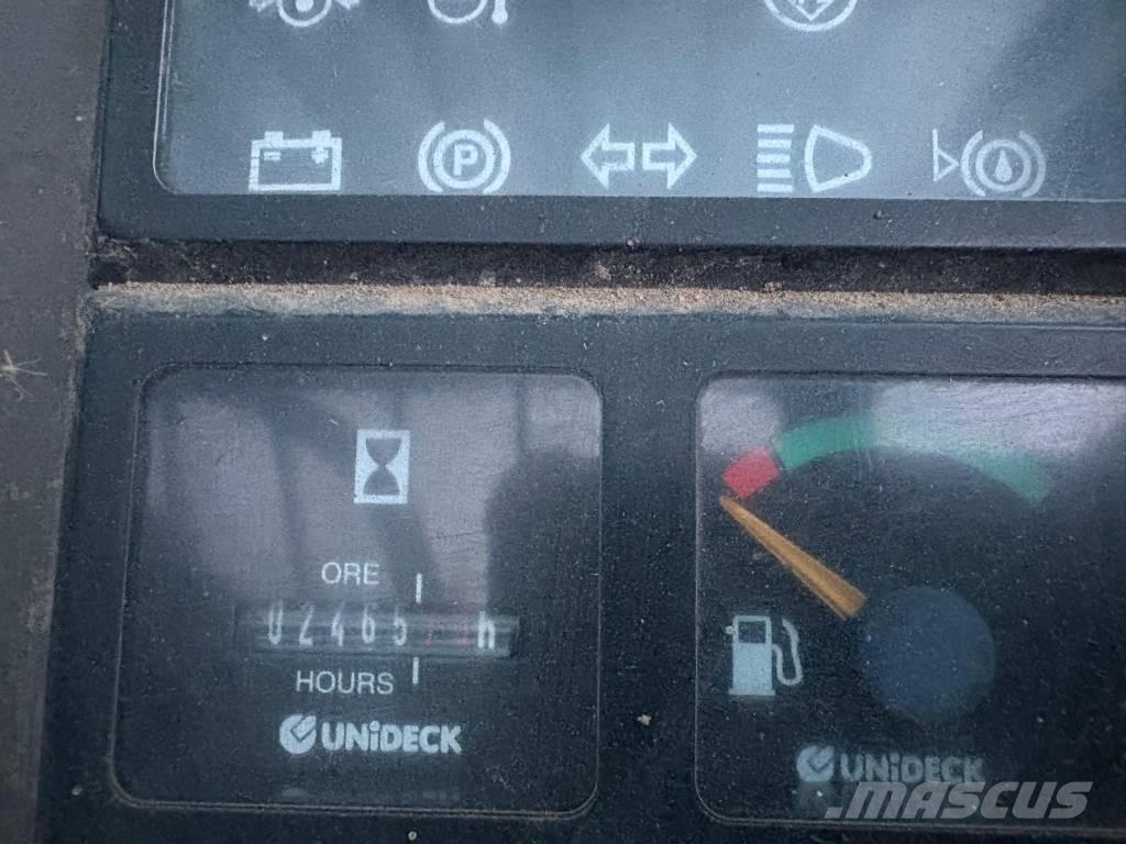 Manitou M 26.4 越野叉车|叉装车