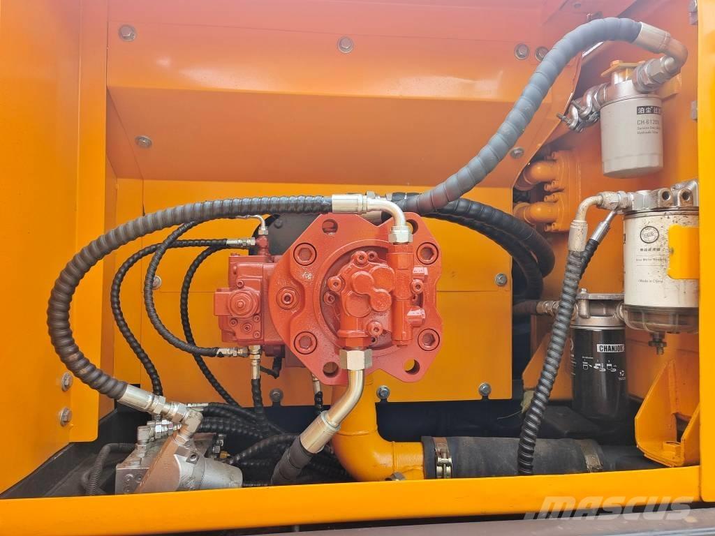 Hyundai HX 220 HD 履带挖掘机