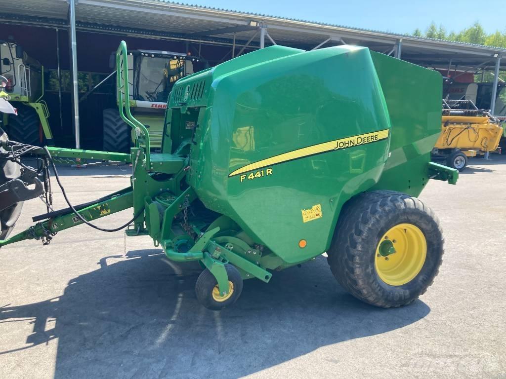 John Deere F441R 圆捆打捆机