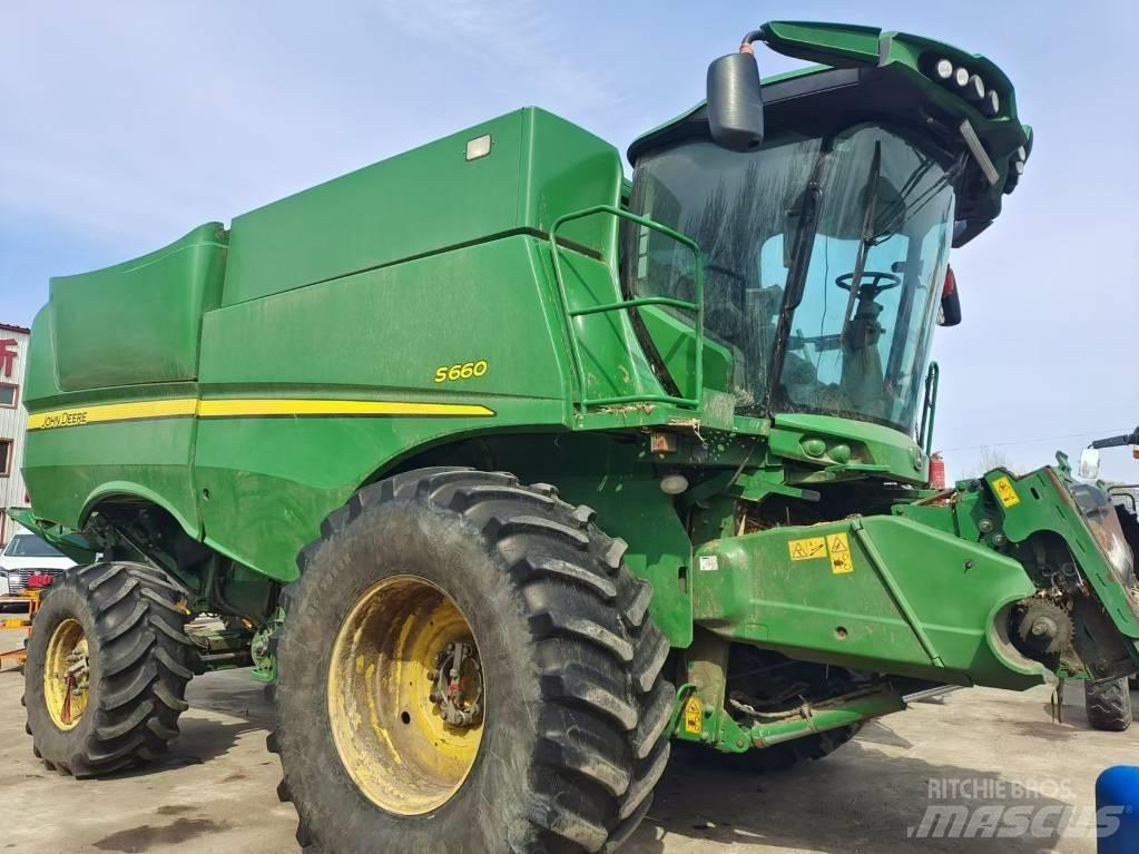 John Deere S660 联合收割机