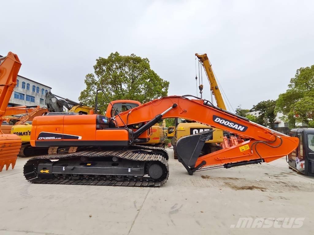 Doosan DX 225 LC 履带挖掘机