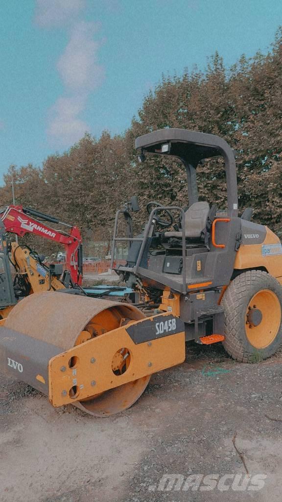 Volvo SD 45 B 单轮压路机