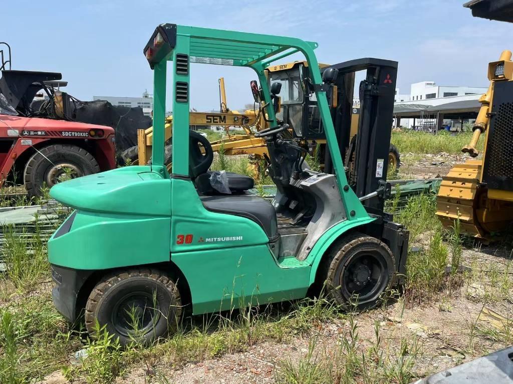Mitsubishi FD 30 N 柴油叉车
