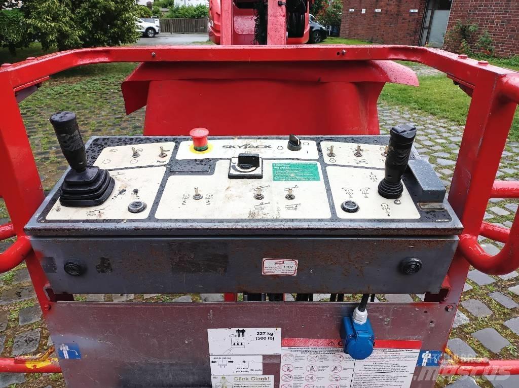 SkyJack SJ 66 T 直臂高空工作平台
