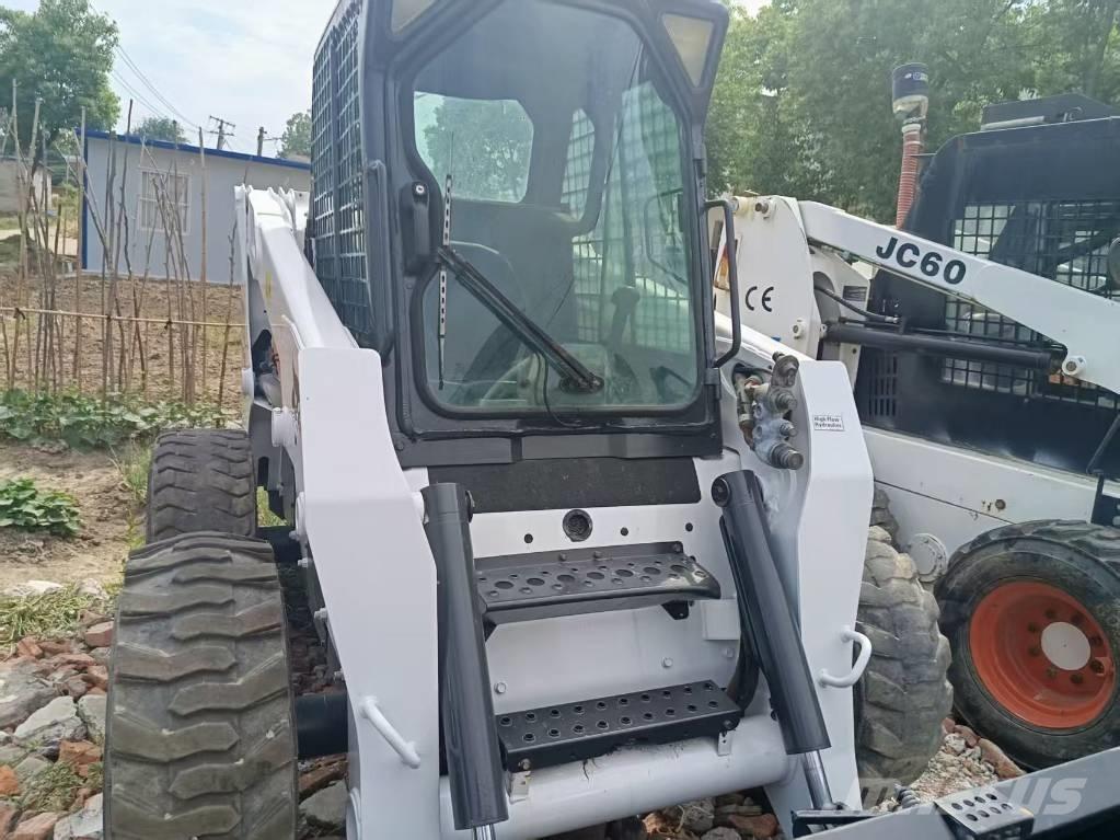 Bobcat S 220 滑移装载机