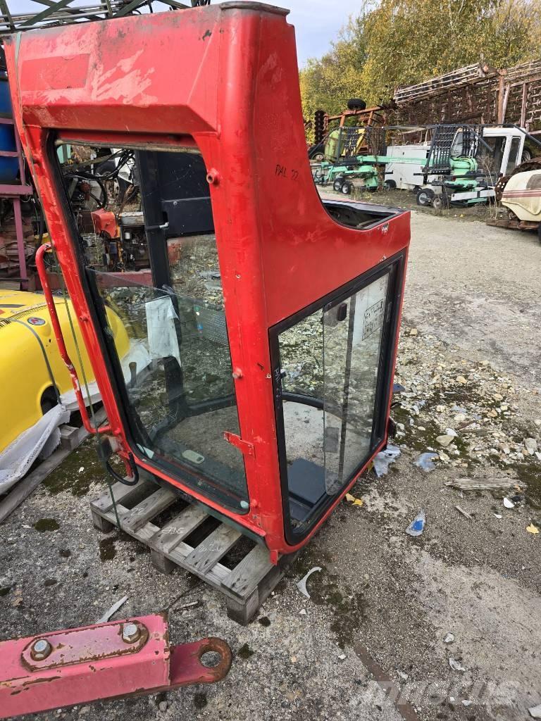 Yanmar Vio 25 Cabine 驾驶室与内部