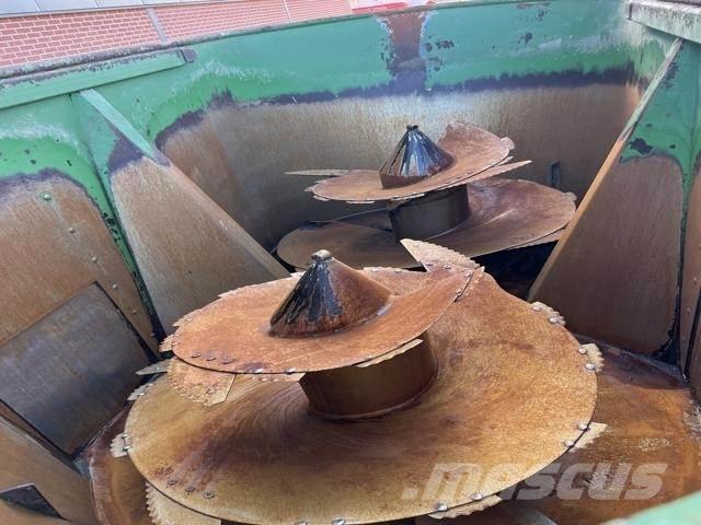 Peecon 26M³ 饲料加工设备