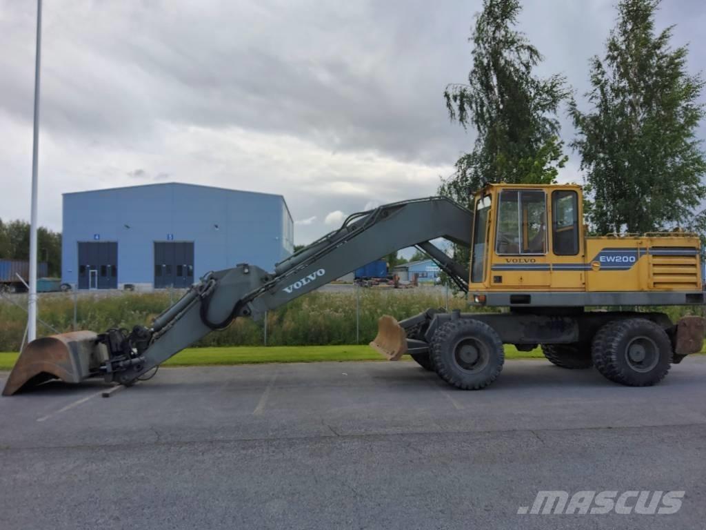 Volvo EW 200 轮式挖掘机