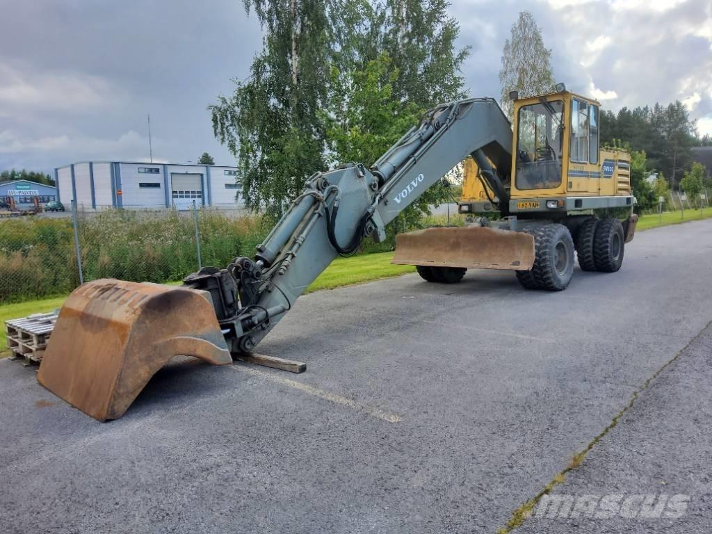 Volvo EW 200 轮式挖掘机