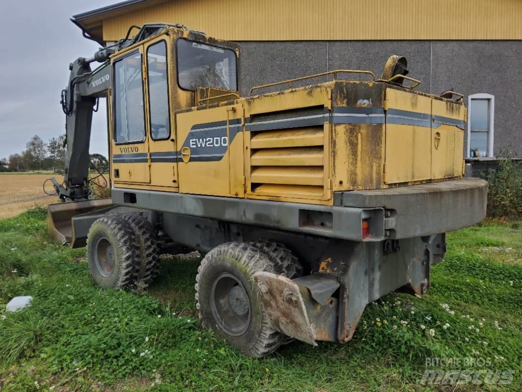Volvo EW 200 轮式挖掘机