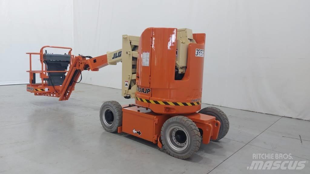 JLG E300AJP 曲臂高空工作平台