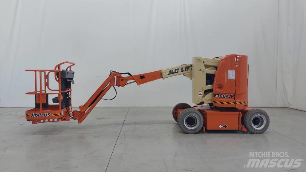 JLG E300AJP 曲臂高空工作平台