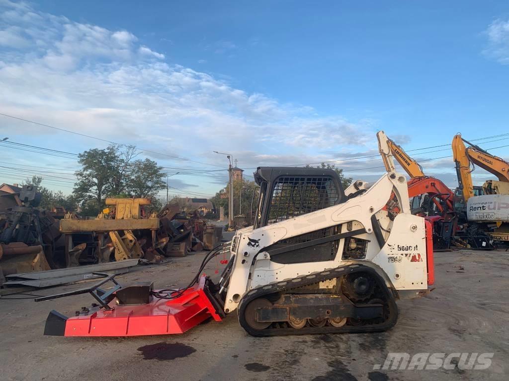 Bobcat T 590 滑移装载机