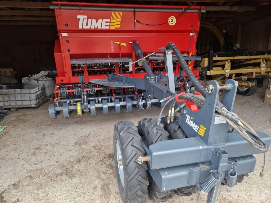 Tume Titan 3000 多功能条播机