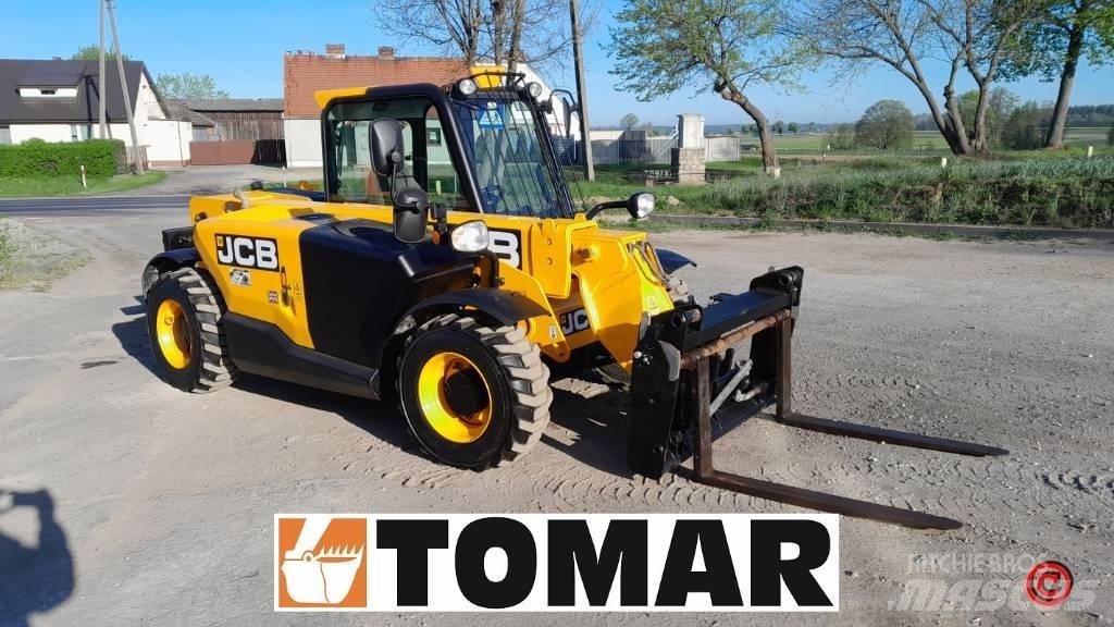 JCB 525-60 伸缩臂叉装车|叉装车