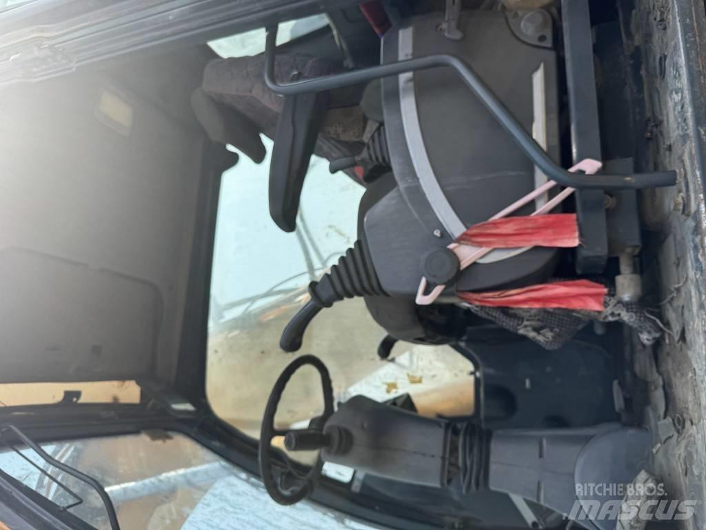 Hyundai R 150 W-9 轮式挖掘机