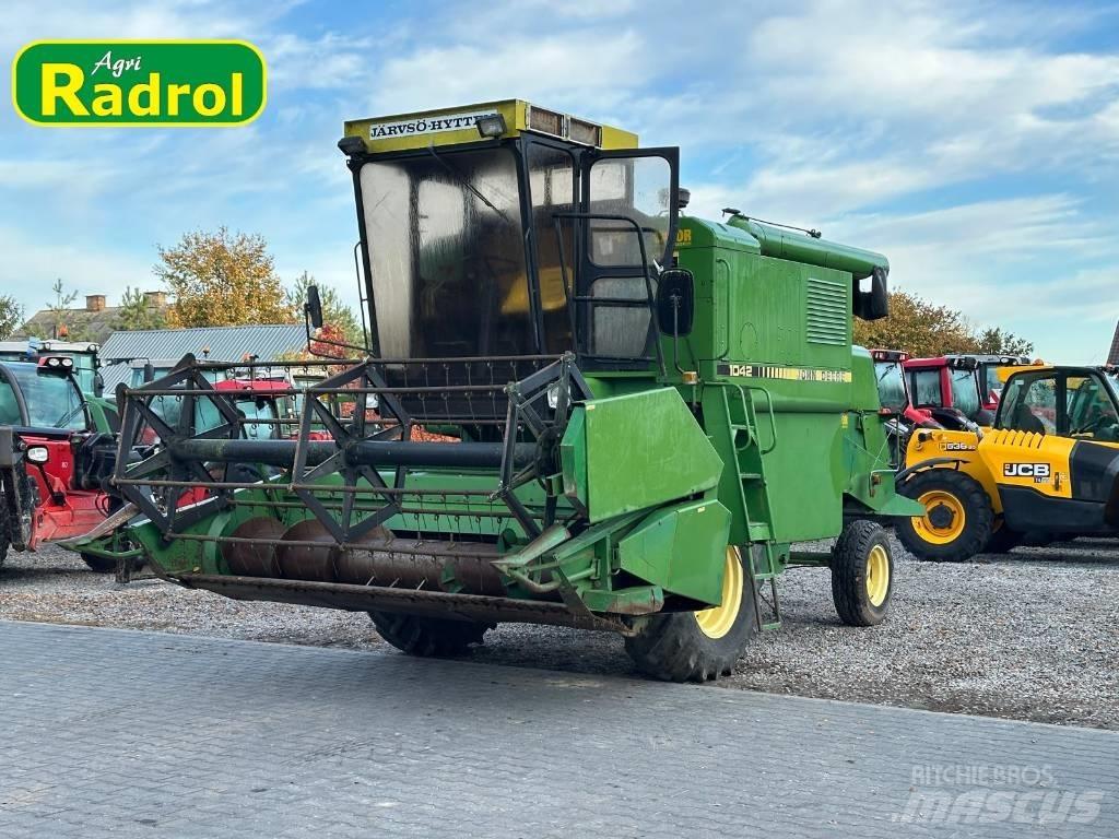 John Deere 1042 联合收割机