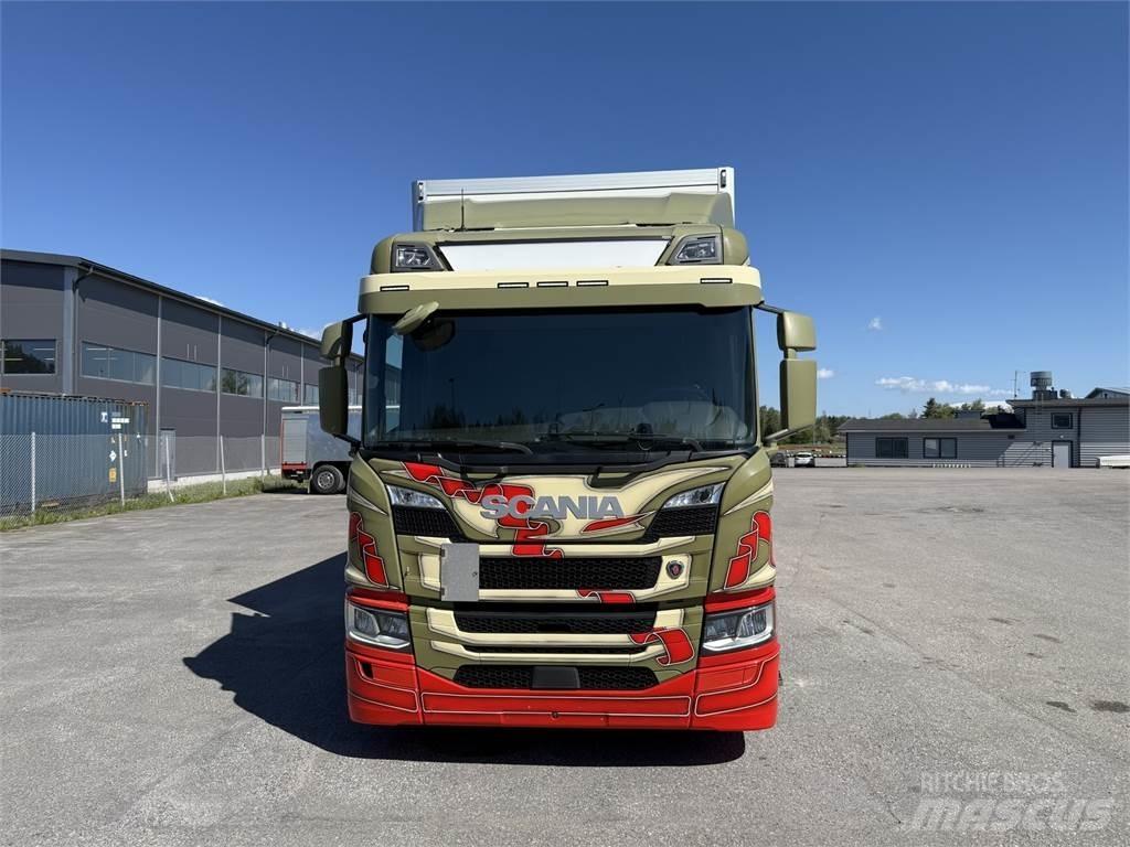 Scania P320 4X2 厢式货车