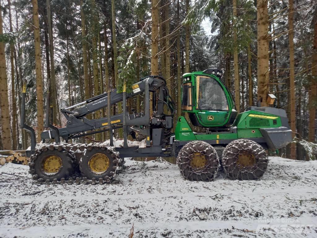 John Deere 1010 G 集运机