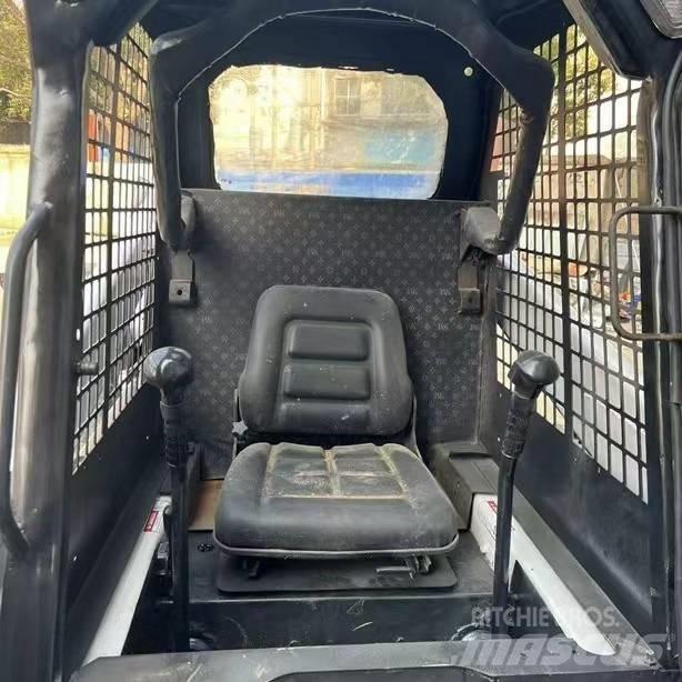 Bobcat S 160 滑移装载机