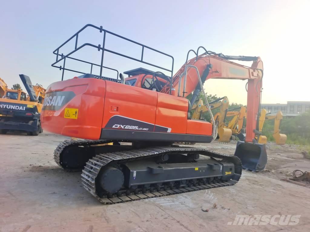 Doosan DX 225 LC-9C 履带挖掘机