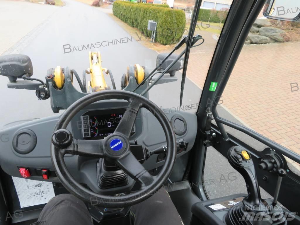 Komatsu WA 70M 轮式装载机
