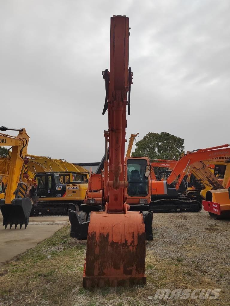 Doosan DH 210 W-7 轮式挖掘机