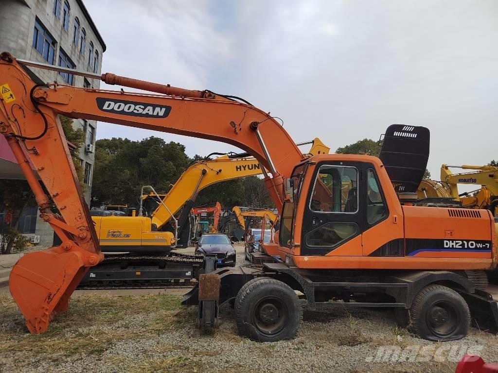 Doosan DH 210 W-7 轮式挖掘机