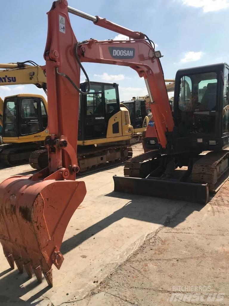 Doosan dx60 履带挖掘机
