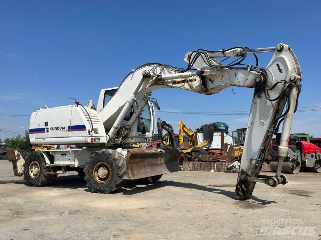 New Holland MH Plus 轮式挖掘机