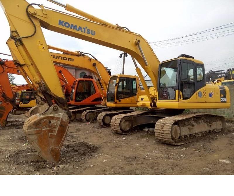 Komatsu pc220-7 履带挖掘机