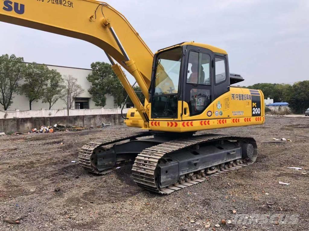 Komatsu pc200-7 履带挖掘机