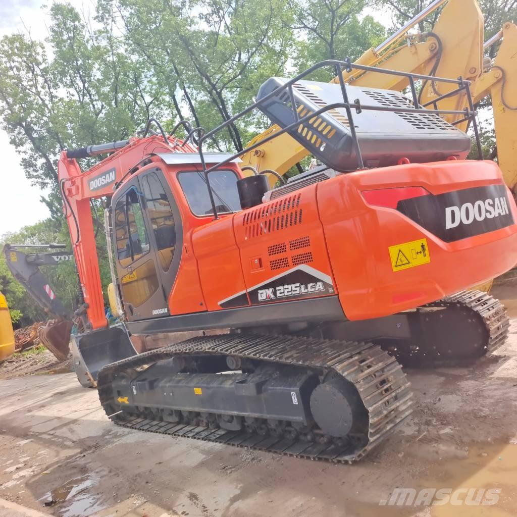 Doosan DX 225 LCA 履带挖掘机