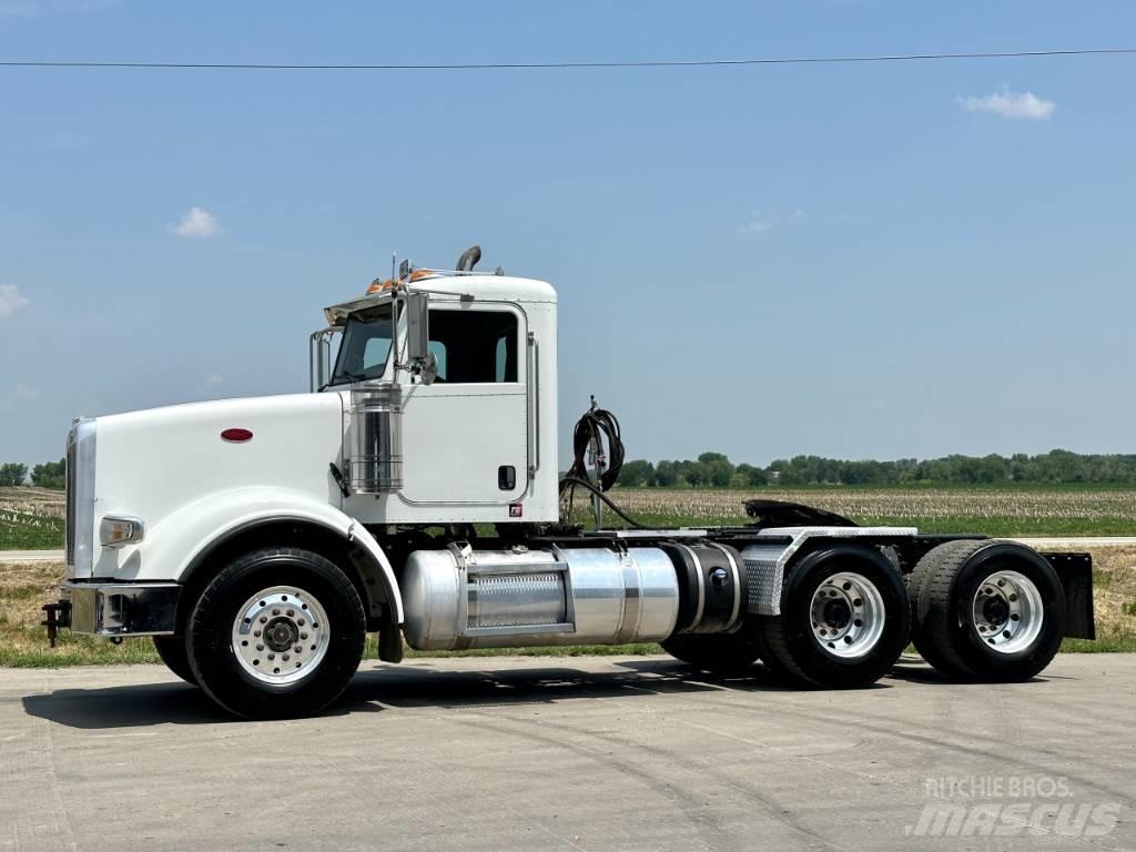 Peterbilt 367 牵引车