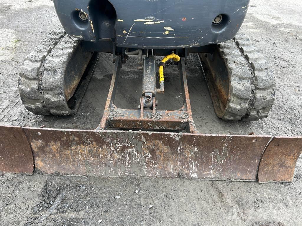 Kobelco SK 17 SR 小型挖掘机