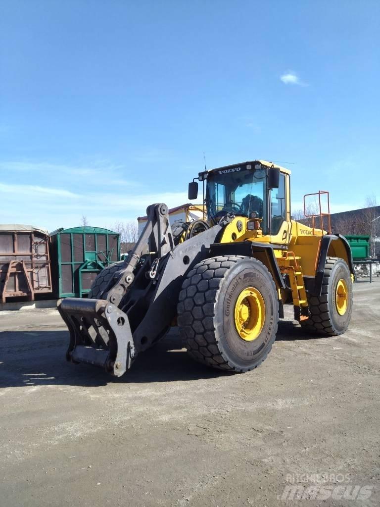 Volvo L 220 F 轮式装载机