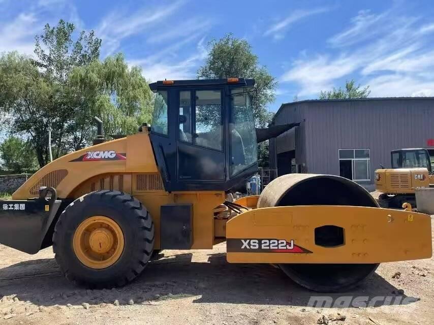 XCMG XS 223J 单轮压路机