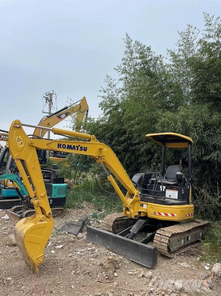 Komatsu PC35 小型挖掘机