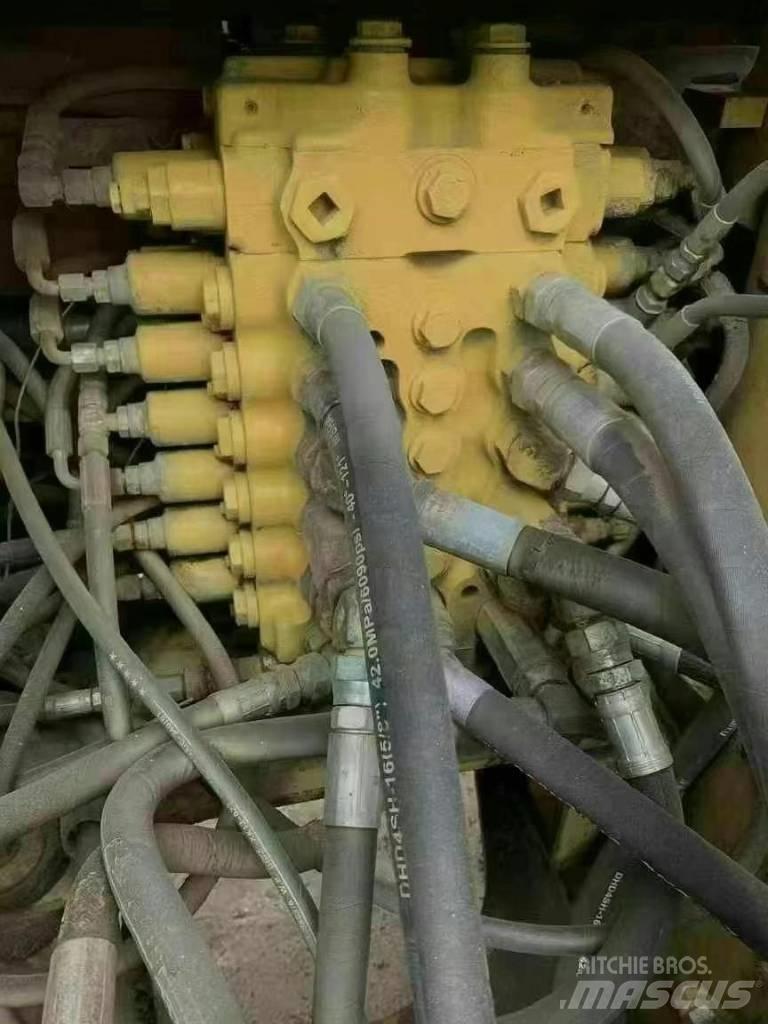 Komatsu PC 120-6 中型挖掘机