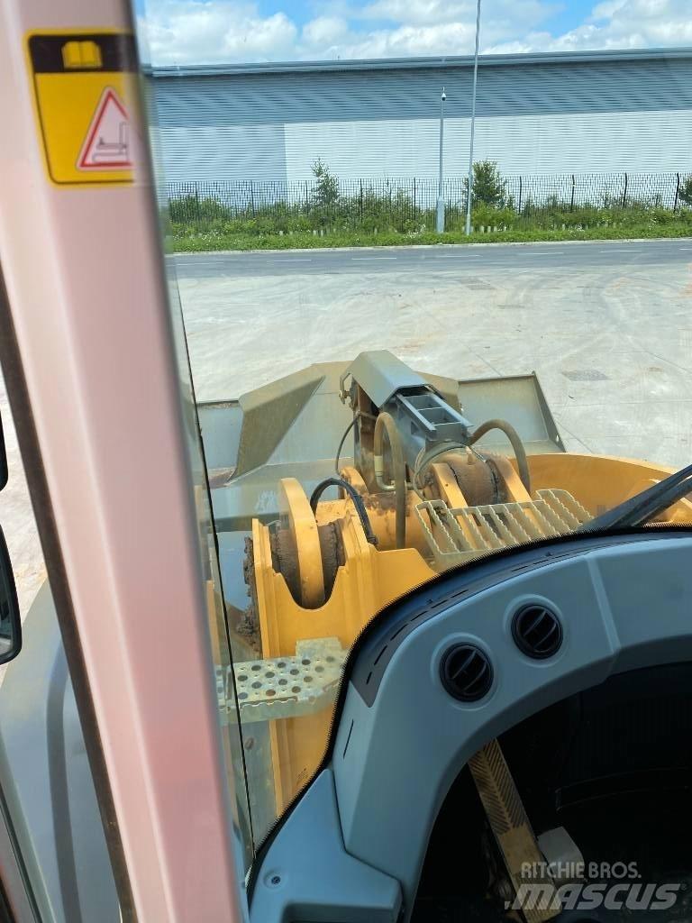 Liebherr L 576 轮式装载机