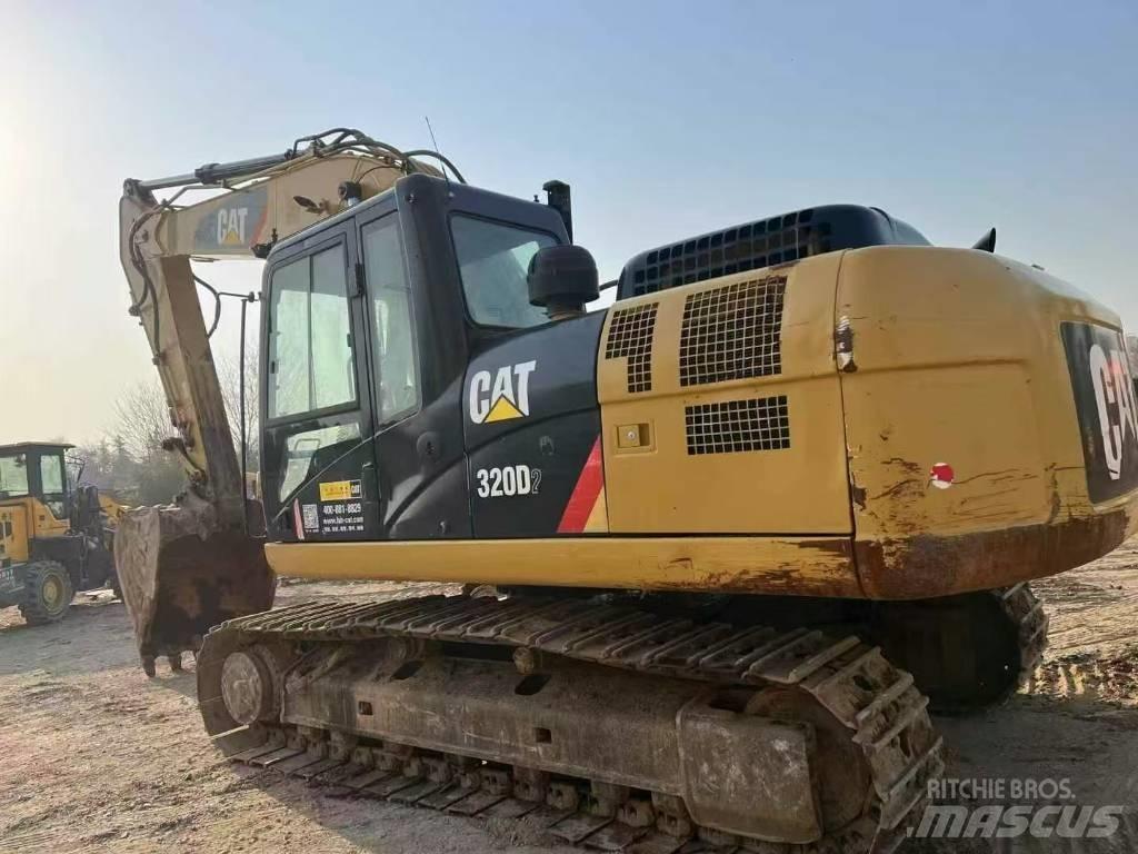 CAT 320 D2 履带挖掘机