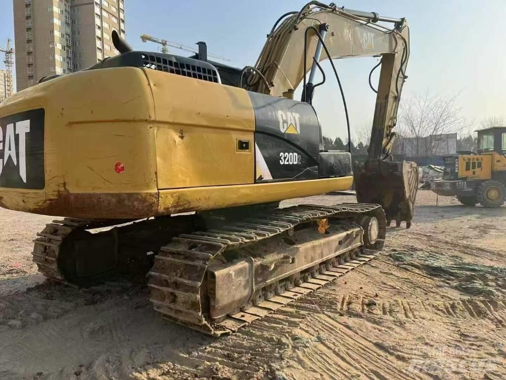 CAT 320 D2 履带挖掘机