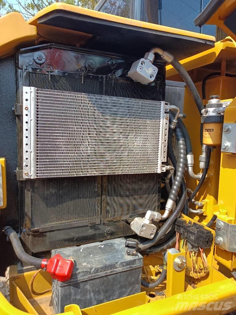 CAT 306 小型挖掘机