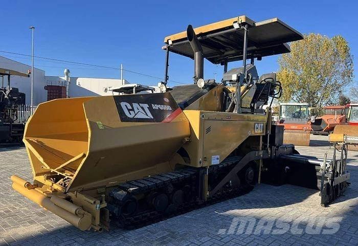 CAT AP 655D 沥青摊铺机