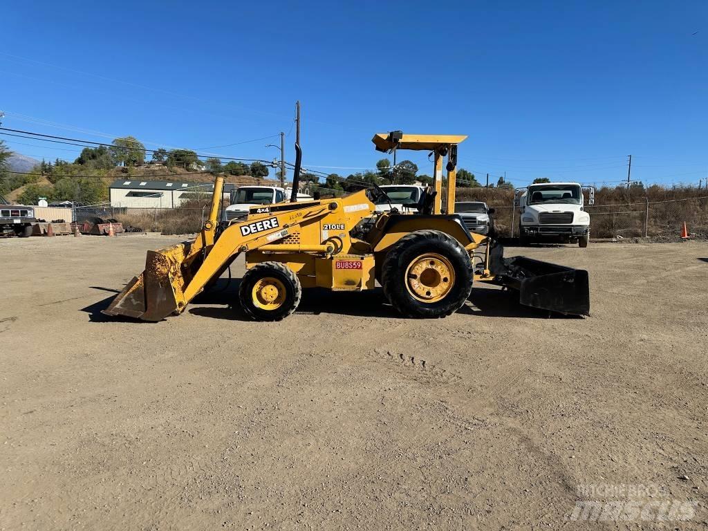 John Deere 210LE 前装载和挖掘机