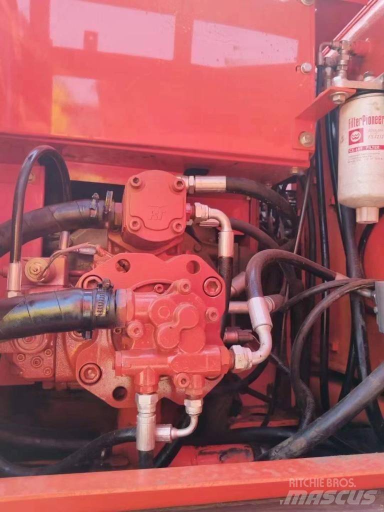 Doosan DX150W-9 轮式挖掘机