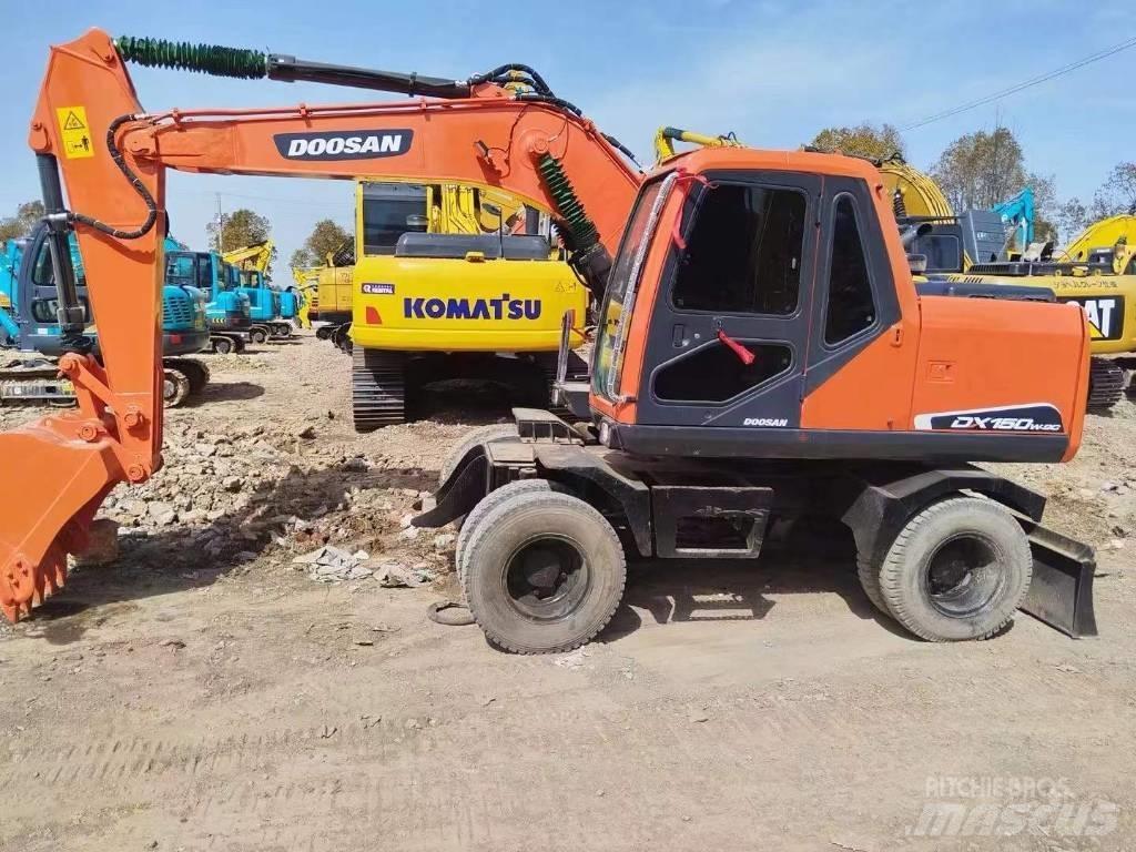 Doosan DX150W-9 轮式挖掘机