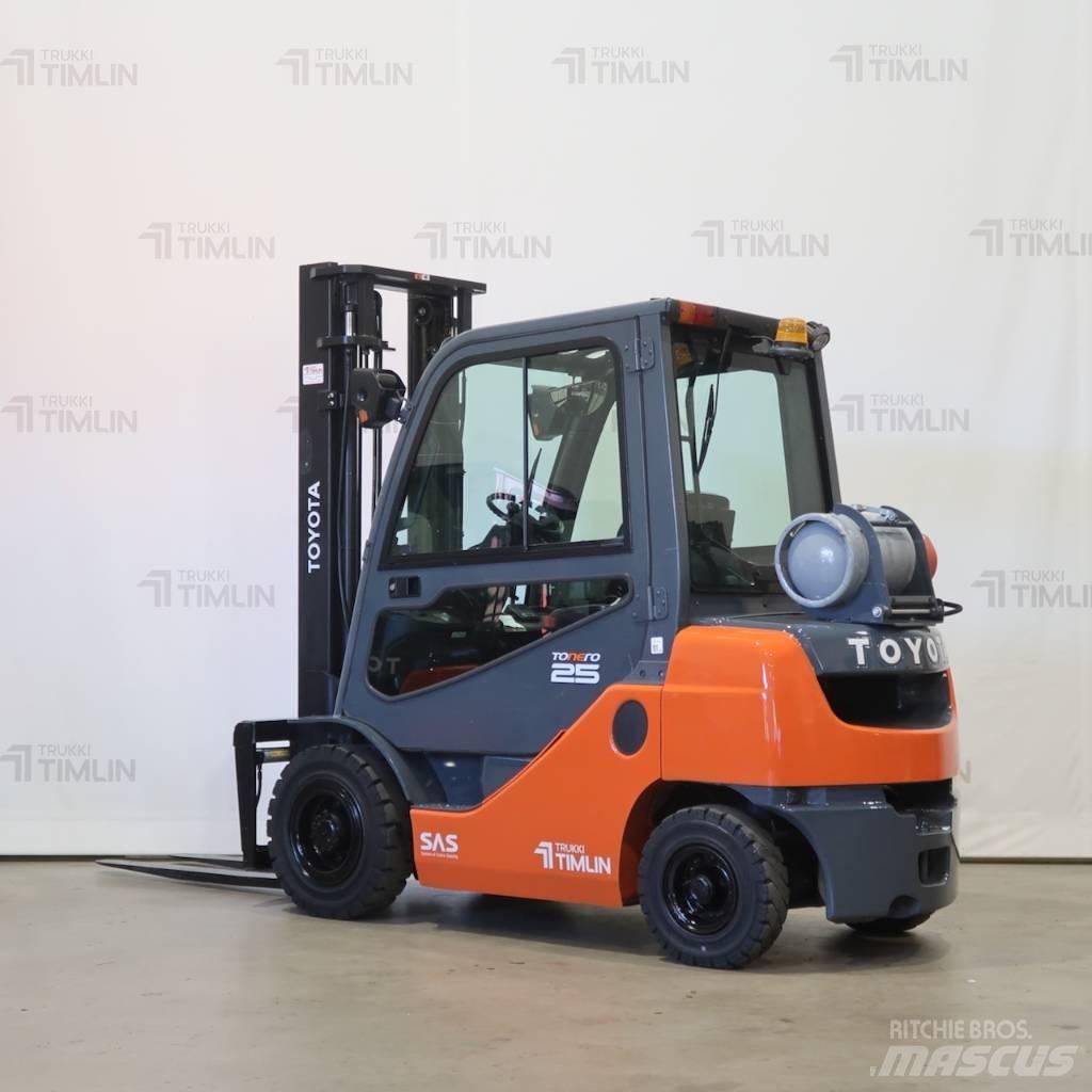 Toyota 02-8FGF25 天然气叉车