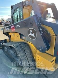 John Deere 331g 滑移装载机